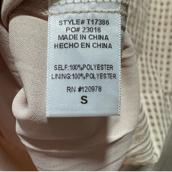 Entry Crème Windowpane Ruffle Top - Picture 4 of 4